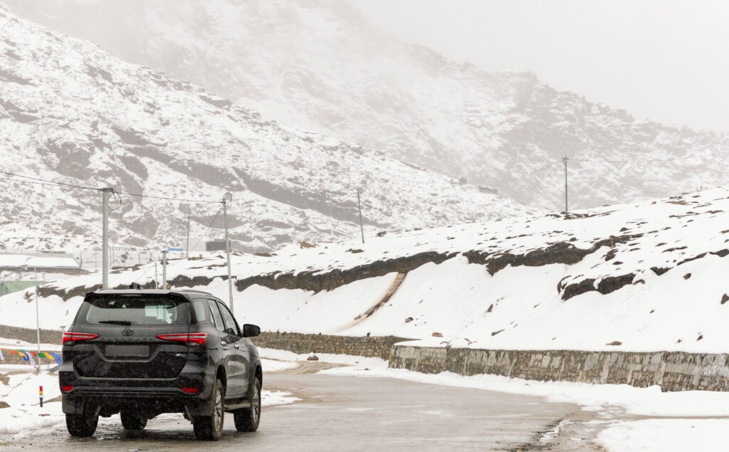 Sela pass covered in snow