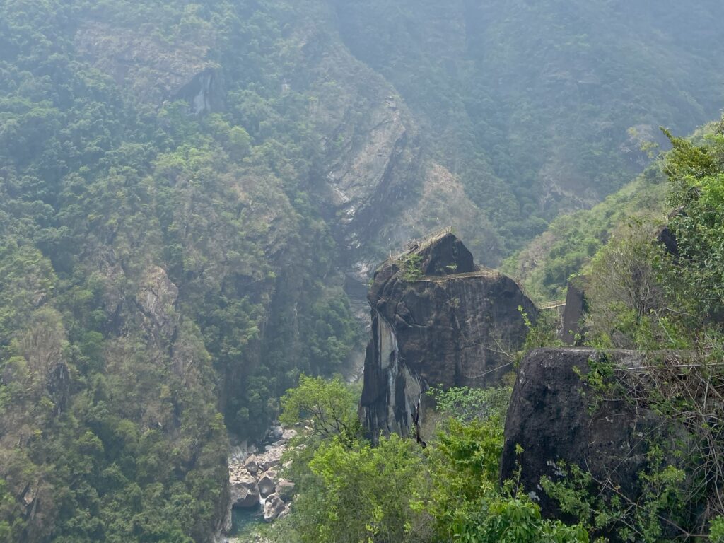 U Mawrynkhang, the summit